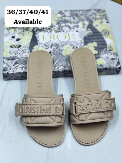 DIOR
90 dhs🇦🇪

Zain21
♥️♥️♥️
