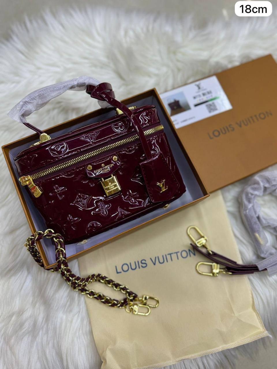 🎉 Discount  💗Chanel / Hermes / lv
1️⃣ First quality +🎁
Size : 21 ~ 18 * 12 cm

Withbox🎁

70 dhs🇦🇪🇦🇪

Zain115
♥️♥️♥️