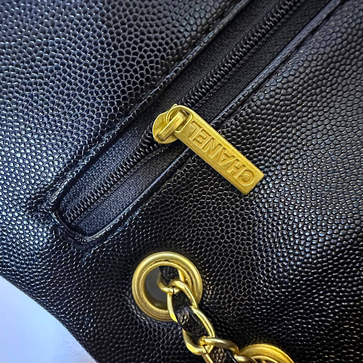 CHANEL 

NEW CAME 

GOOD QUALITY 

WITH BOX 
115 dhs🇦🇪🇦🇪

Zain295
♥️♥️♥️
