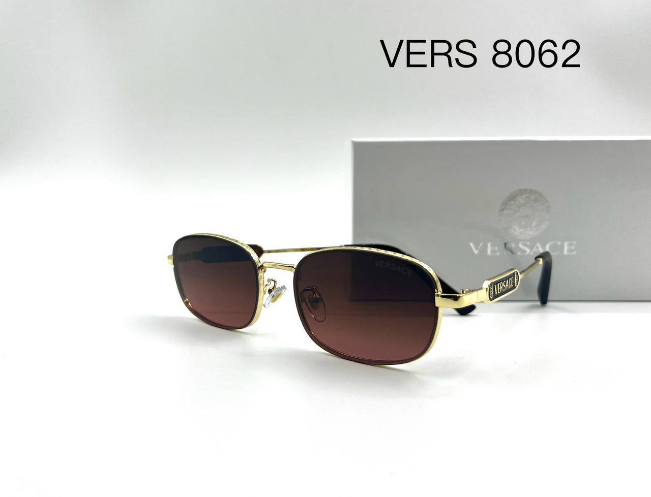 VERSACE

Sunglasses 🕶️ 
Good quality 💯 
Master box 🗃️ 

50 dhs🗽

Zain273
♥️♥️♥️