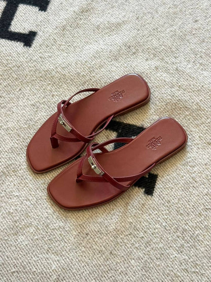 Hermes 🖤
✨ 𝐀𝐯𝐚𝐢𝐥𝐚𝐛𝐥𝐞 𝐍𝐨𝐰
✨ 𝐒𝐢𝐳𝐞𝐬: 𝟑𝟔 — 𝟒𝟏
450 dhs✅

Zain298
♥️♥️♥️