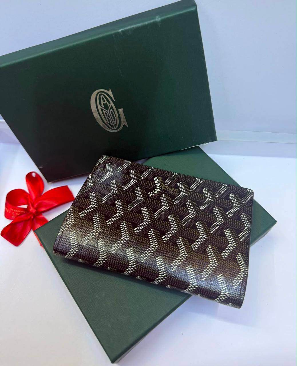 Passport holder 
30 dhs✅

Zain93
♥️♥️♥️