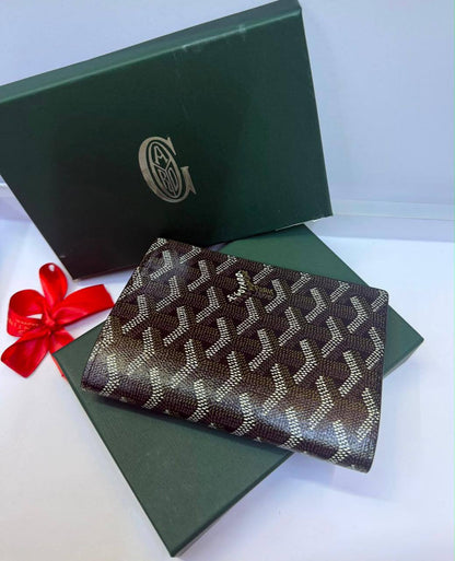 Passport holder 
30 dhs✅

Zain93
♥️♥️♥️