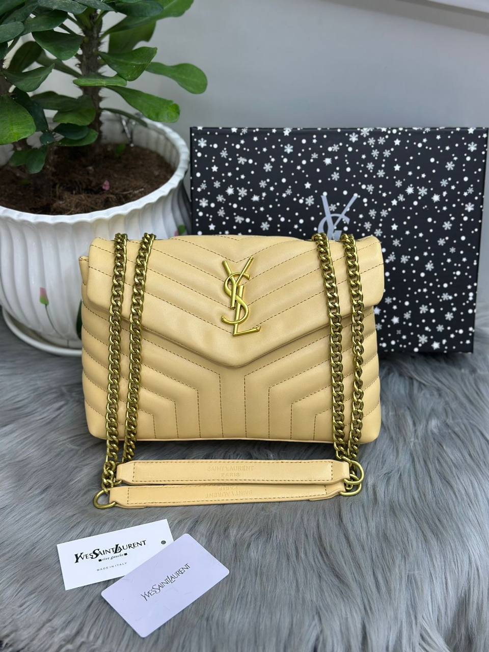 YSL
SIZE  ………26CM🥰
95 dhs🌺
with Box🌷

Zain244
♥️♥️♥️