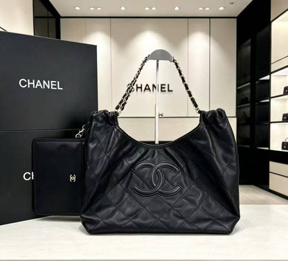 Chanel 

new arrival 
380 dhs🇦🇪🇦🇪

34cm🥰🥰

Zain228
♥️♥️♥️