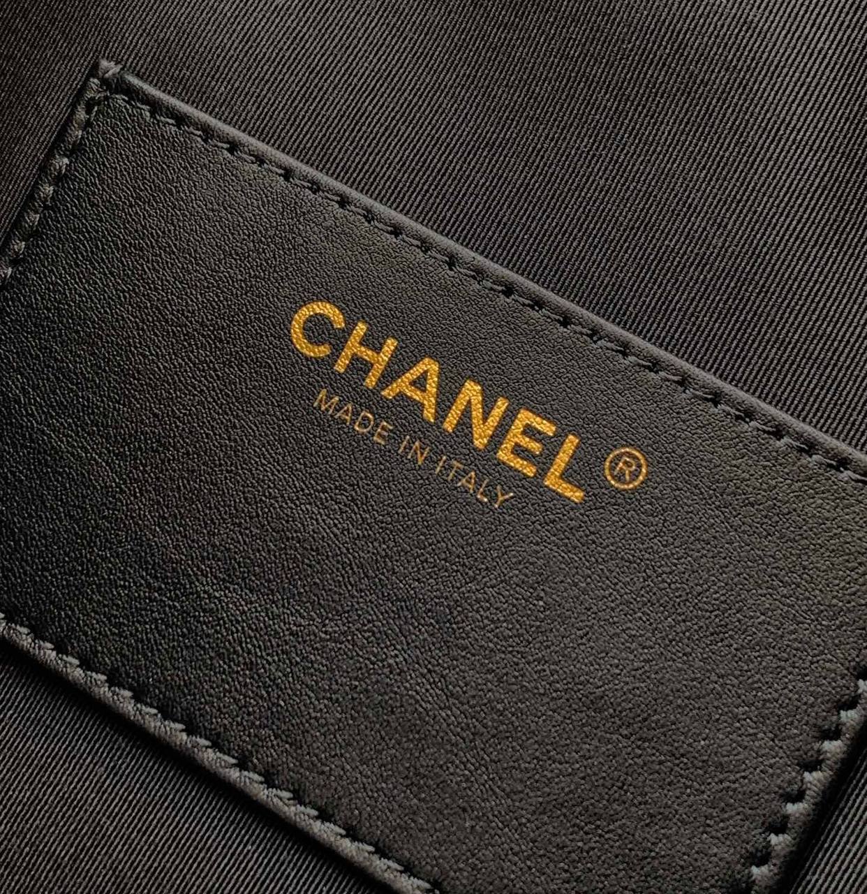 CHANEL 
NEW CAME 
HIGH QUALITY 
115 dhs🇦🇪

Zain39
♥️♥️♥️