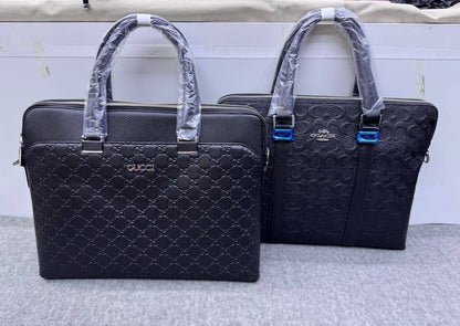 laptop bag 
size:38 
105 dhs❣️

Zain114
♥️♥️♥️