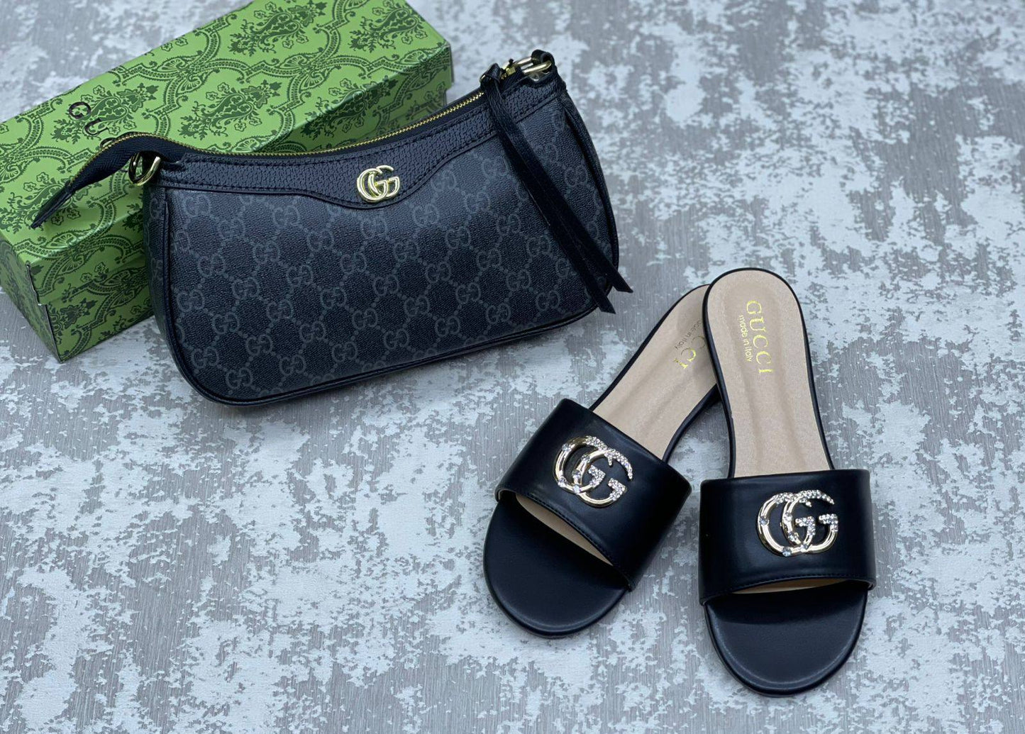 Gucci - Chanel
 bag and shoes set

Shoes Size 36 to 41

170 dhs❣️

Zain175
♥️♥️♥️