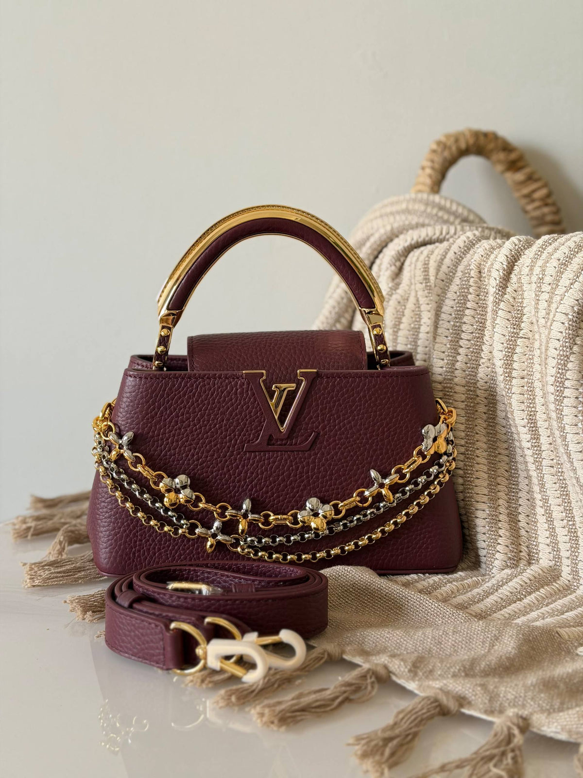 Lv capucines
Size:21 cm 
Super master quality aaa

For Price 👇 WhatsApp✅
0568585901 
0507557372
0552275751 Owner Zain 👌

Zain315
♥️♥️♥️