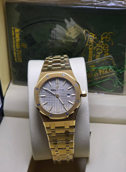 Ap Ladies Good quality
210 dhs🪙🖤
*Battery*

Zain29
♥️♥️♥️