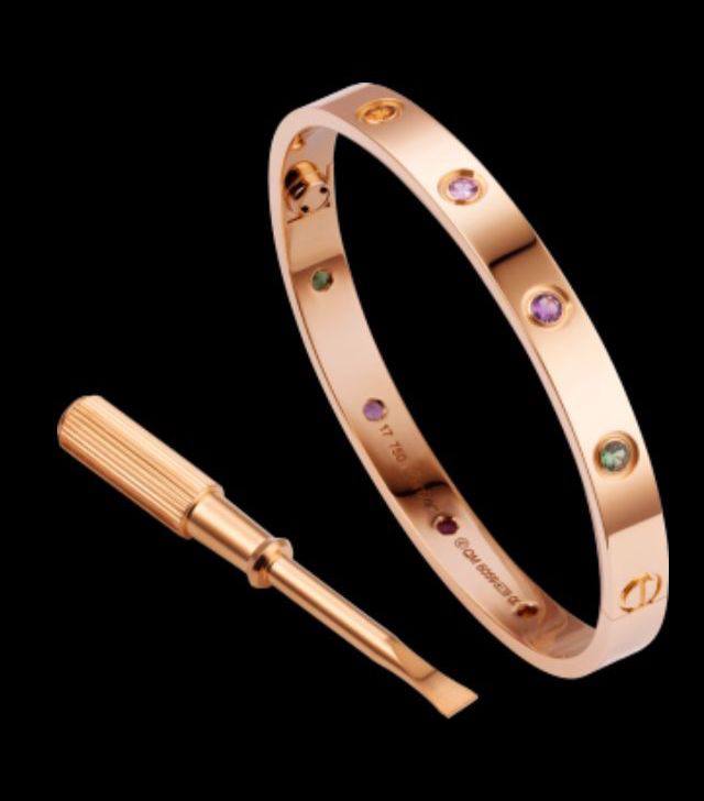 Cartier Bangle* 💐
Master quality 
16,18,19

*45* AED normal box 📦

Zain48
♥️♥️♥️
