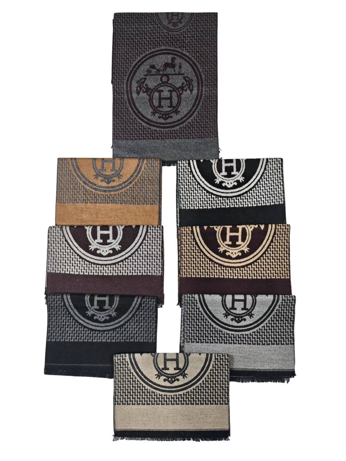 Scarf
40 dhs🪙🌨️
Winter muffler

Zain93
♥️♥️♥️