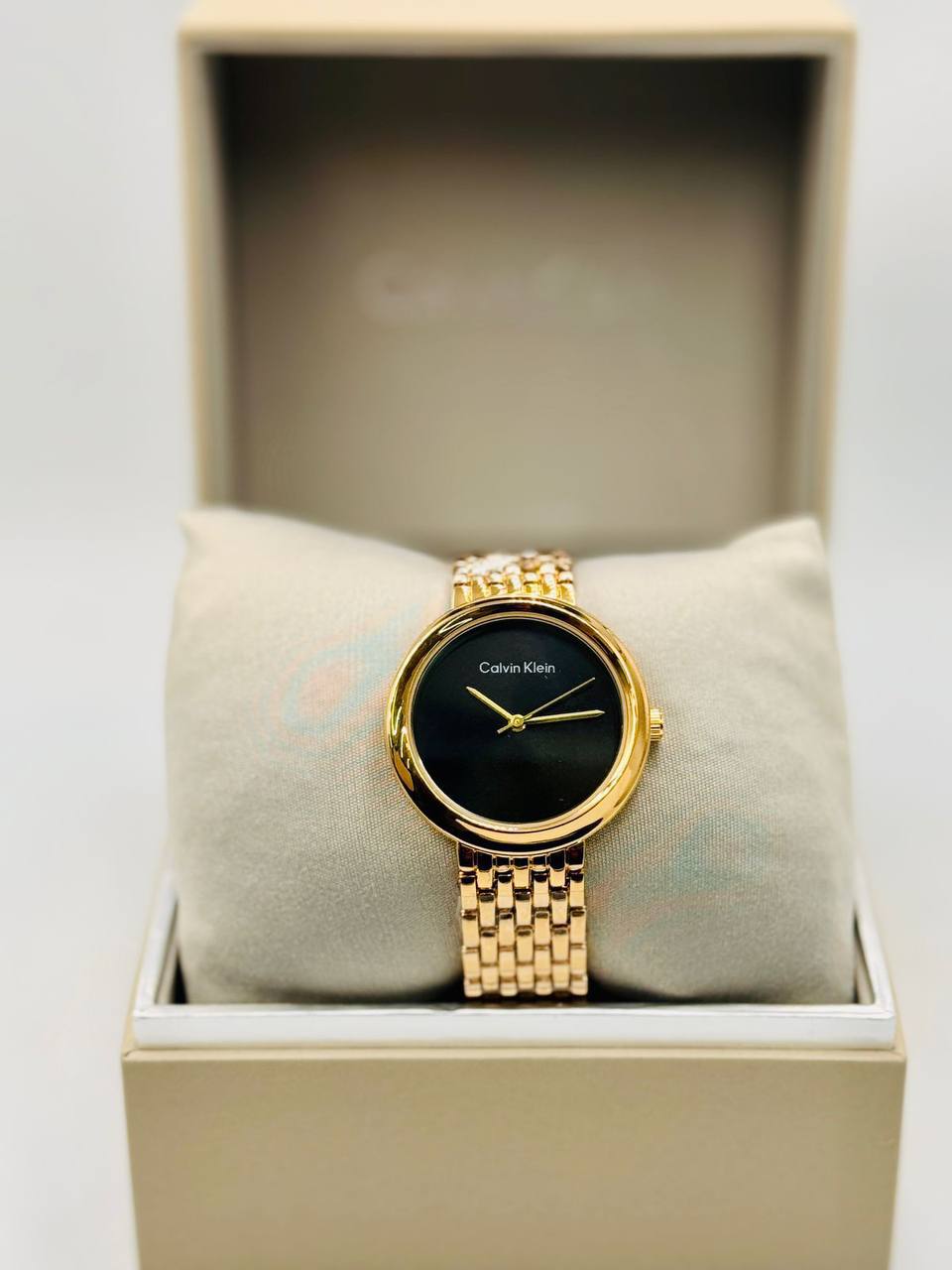 Calvin Klein ladies
*New Arrival*🔥
55 dhs❤️

Zain08
♥️♥️♥️