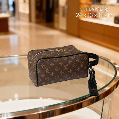 LV
ᴛᴏɪʟᴇᴛ ᴅᴏᴘᴘ ᴋɪᴛ ʜᴀɴᴅʙᴀɢ
ᴄᴀɴᴠᴀs ᴍᴏɴᴏɢʀᴀᴍ
ɢᴏʟᴅ ʜᴀʀᴅᴡᴀʀᴇ
sɪᴢᴇ: 24 cm

60 dhs🗽

Zain31
♥️♥️♥️
