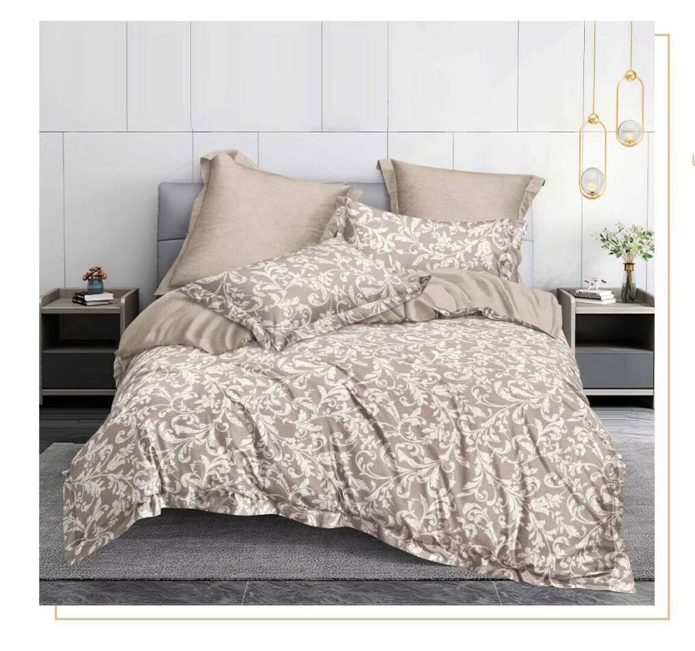 New collection 🌹🌹🌹
Give you best life 💥💥💥
Comfort set 
King size comfort 6pcs set 
1 comfort 
1 bedsheets 
4 pillowcases 
6pcs set
115 dhs🪙🌨️

Zain99
♥️♥️♥️