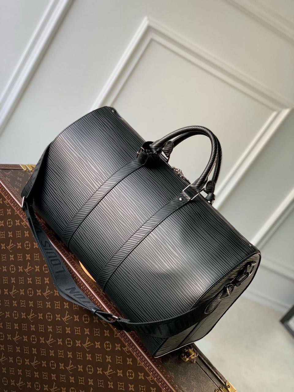 LV
*Travel Bag*
*50CM*
*Master Quality*
750 dhs✅

Zain179
♥️♥️♥️