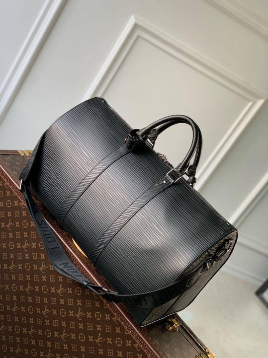 LV
*Travel Bag*
*50CM*
*Master Quality*
750 dhs✅

Zain179
♥️♥️♥️