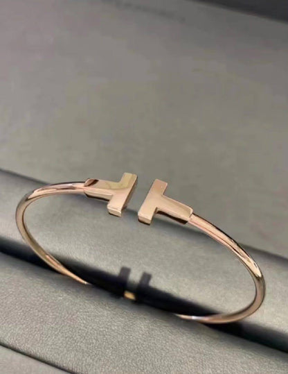 Tiffany Bangle* ☘️
Master Quality 

*45* AED normal box 📦

Zain48
♥️♥️♥️
