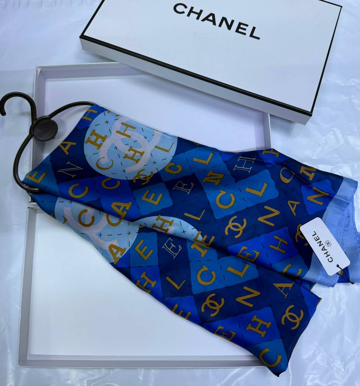 Silk scarf 🧣
40 dhs💓

Zain93
♥️♥️♥️