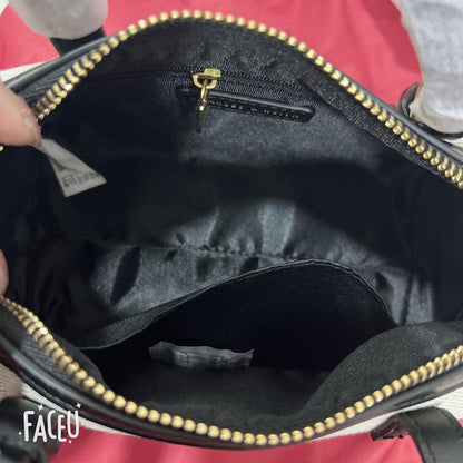 CK
20   * 11 * 11cm
90 dhs🪙🌨️

Zain17
♥️♥️♥️