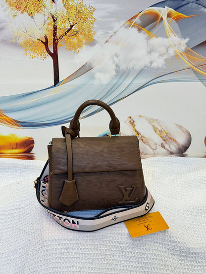 LV

Best quality 

with box

115 dhs🇦🇪🇦🇪

size 21CM

Zain290
♥️♥️♥️