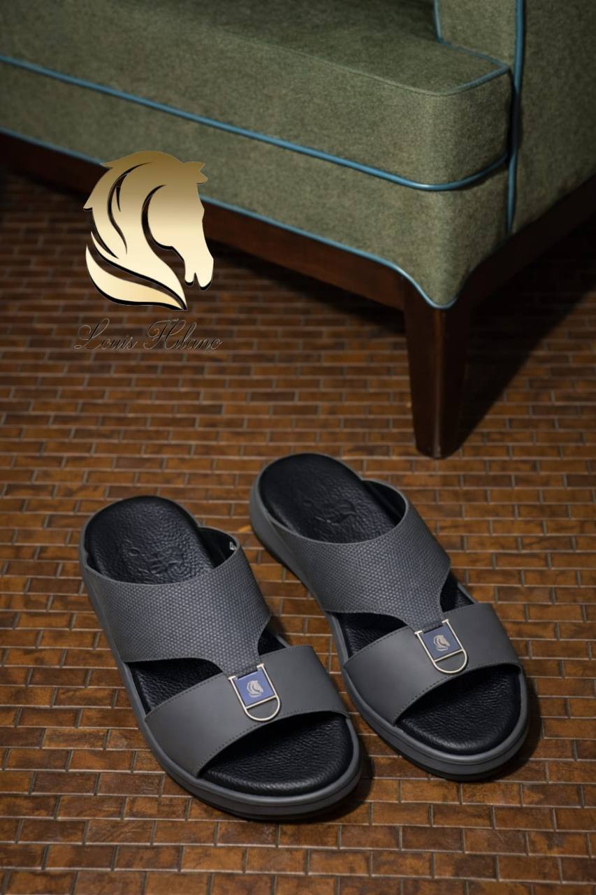 Louis Hilano Slippers for men master quality 
260 dhs❣️ 
with box and paper bag size 🎁available 
40to46 (6to12)

Zain59
♥️♥️♥️