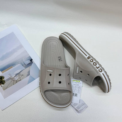 Crocs
Unisex
Size 36 to 45
40 dhs💓

Zain236
♥️♥️♥️