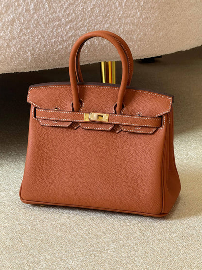 Hermes birkin 25cm💕master quality😍

with box❤️
🎁🎁🎁

400 dhs🪙🌨️

Zain52
♥️♥️♥️