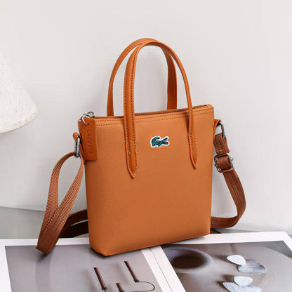 LACOST BAG
GOOD QUALITY
40 dhs✅

Zain40
♥️♥️♥️