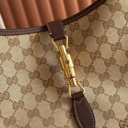 GUCCI 

NEW CAME 
HIGH QUALITY 

WITH BOX 

125 dhs🇦🇪🇦🇪🇦🇪

Zain39
♥️♥️♥️
