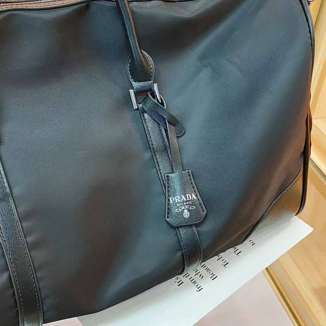 Prada
105 dhs✅
Size:50*27*27

Zain07
♥️♥️♥️