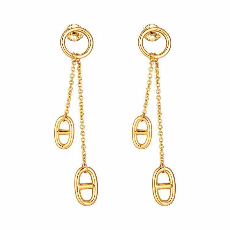 Hermes ❤️‍🔥*
Earring 🐦‍🔥
Master quality 💯
With normal boxes 🗃️ 
55 dhs✅
With master box 📦 
70 dhs✅

Zain216
♥️♥️♥️
