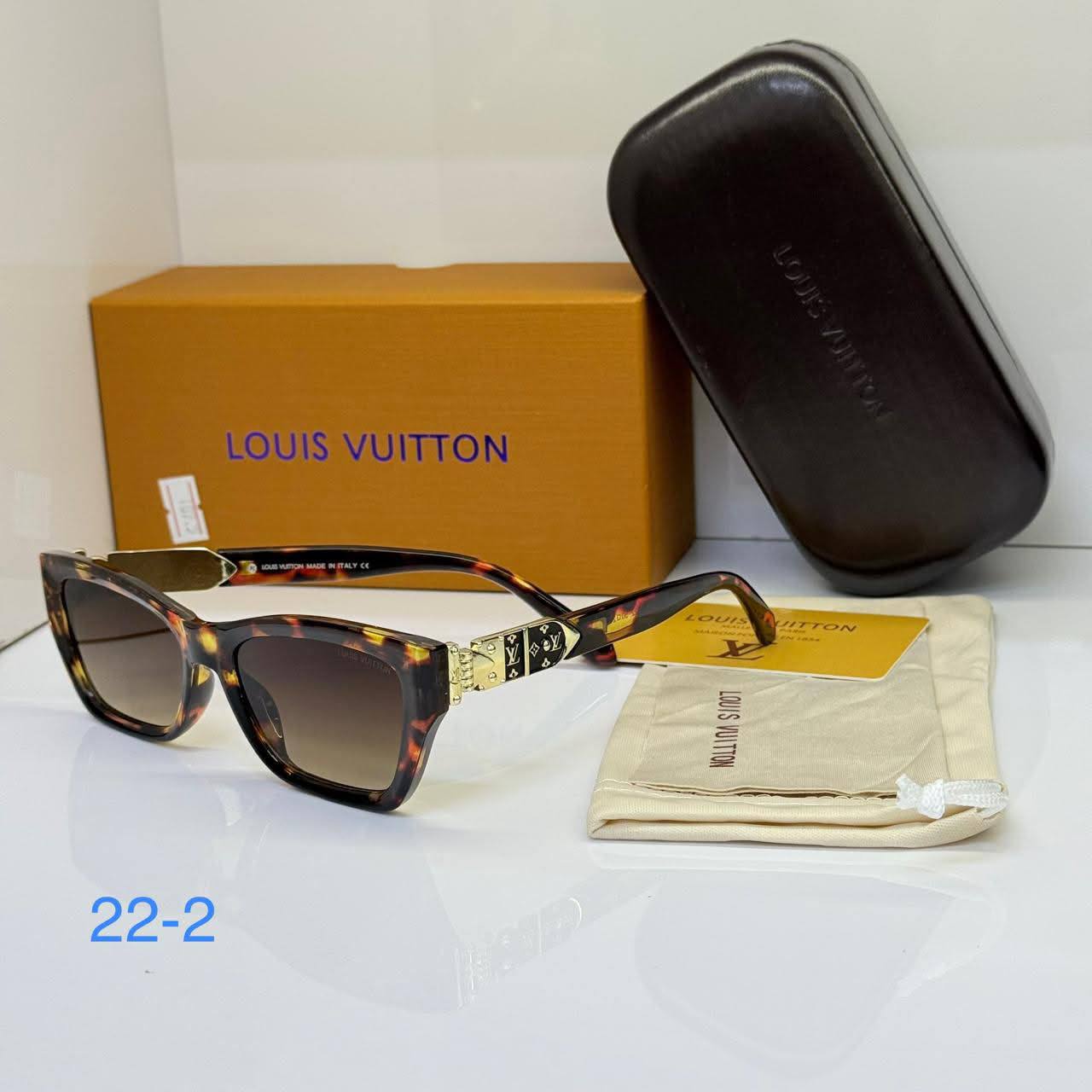 SUNGLASSES 🕶️
GOOD QUALITY 
50 dhs✅

Zain40
♥️♥️♥️