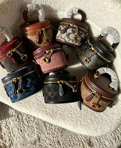 Coach
100 dhs✅
Size：Mini
Good-quality with box

Zain35
♥️♥️♥️