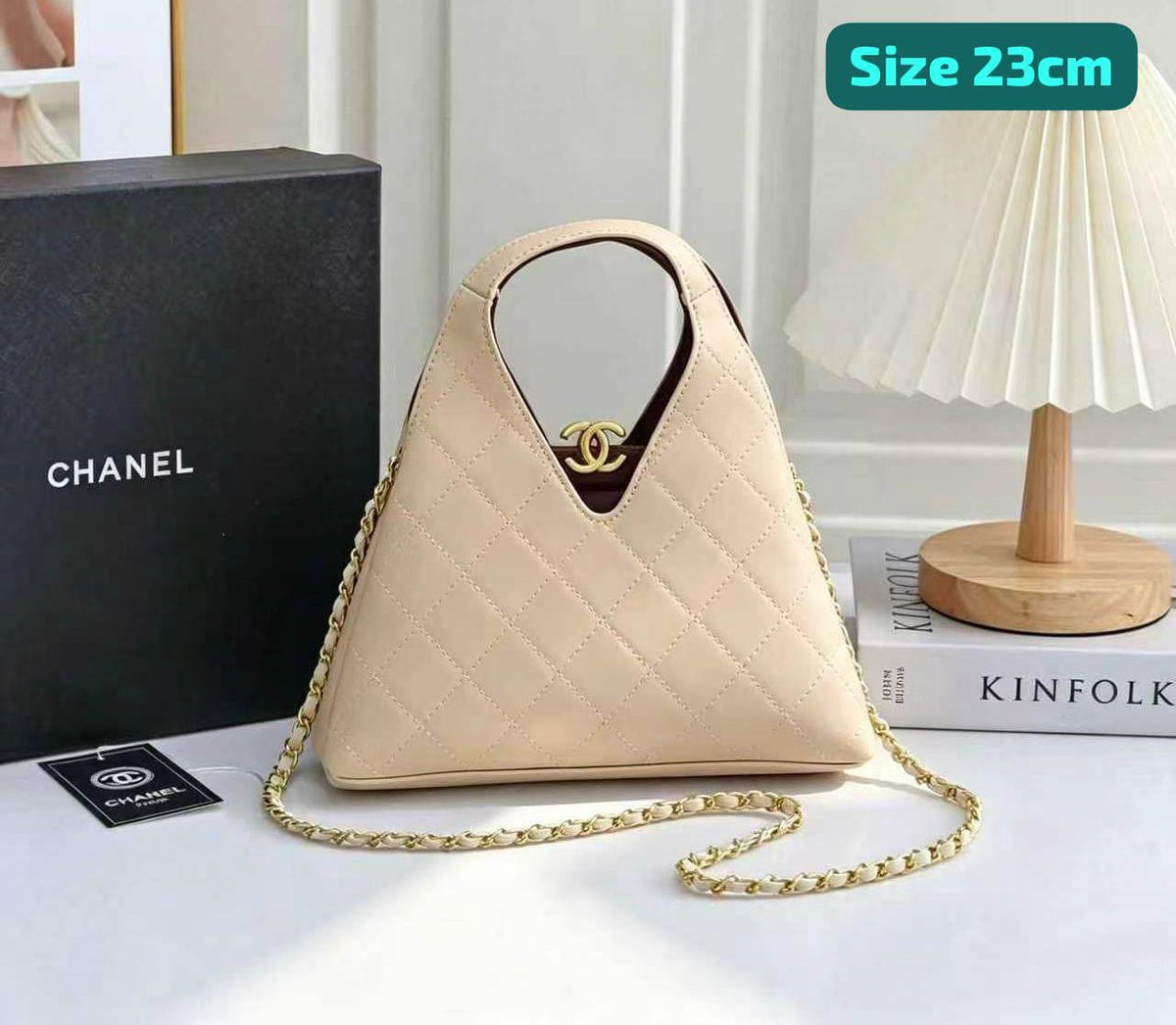 Chanel

Good quality 
with box 

125 dhs🇦🇪🇦🇪
Zain186
♥️♥️♥️