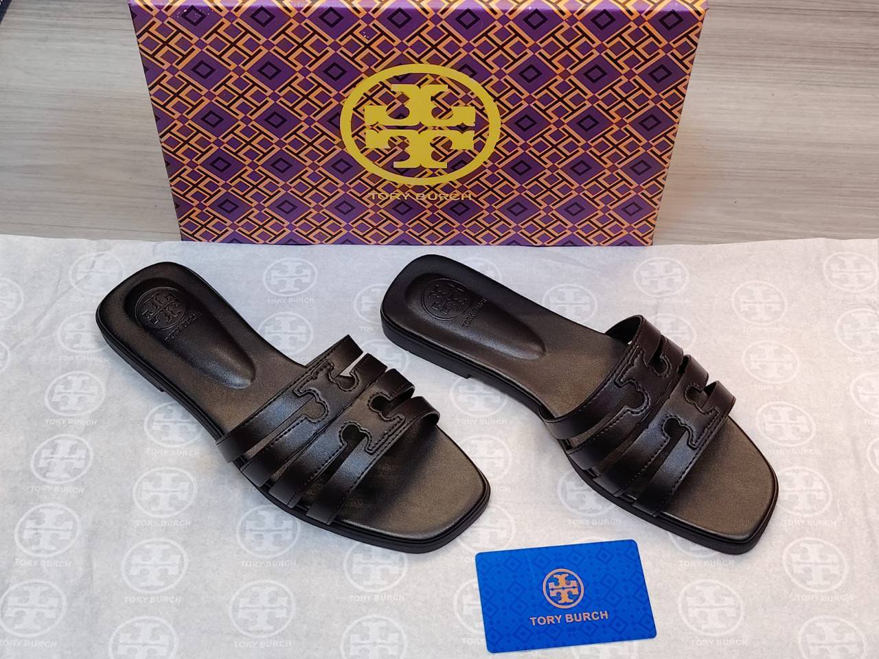 Tory Burch 
Size 36 To 41
90 dhs✅

Zain16
♥️♥️♥️