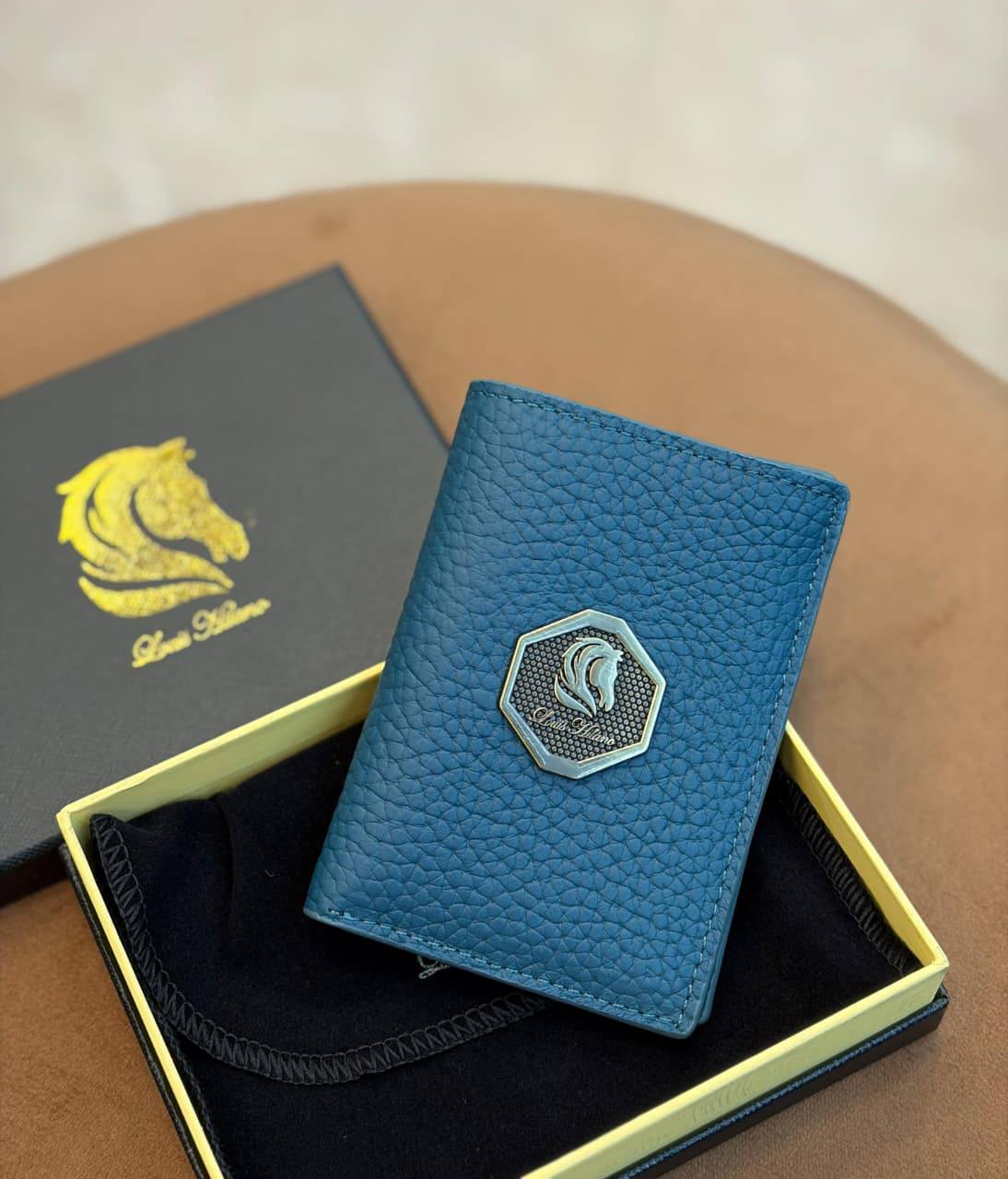 Louis Hilano wallet master quality with box and paper bag 
105 dhs🌺

Zain59
♥️♥️♥️