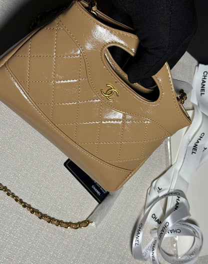 Chanel 

with box 
🎁🎁🎁

95 dhs💓

Zain175
♥️♥️♥️