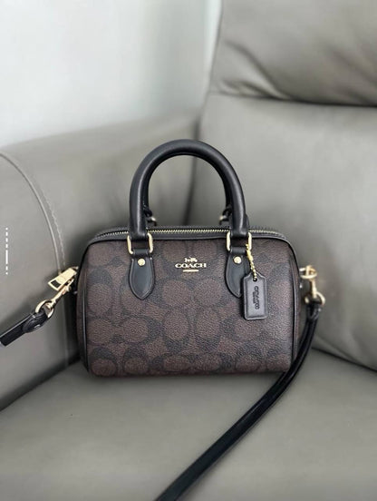 Coach
High quality
With box 
90 dhs💓

Zain50
♥️♥️♥️