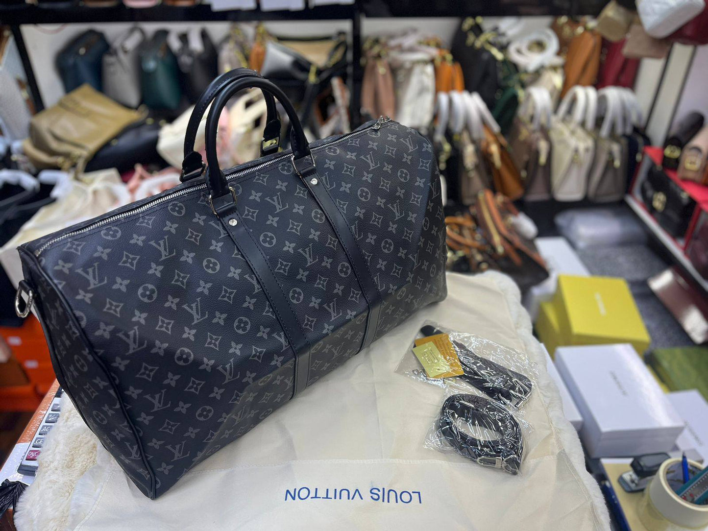 Lv - Gucci - Dior - Fendi - Prada - GOYARD 
Traveling Bag
Good Quality 
115 dhs❤️

Zain250
♥️♥️♥️