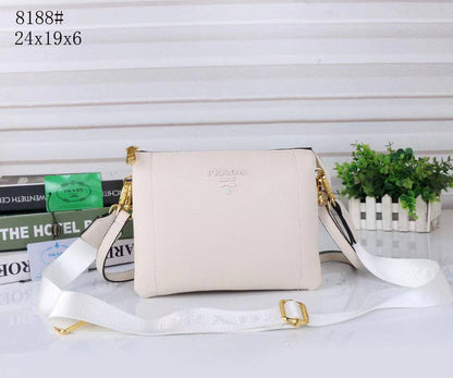 Bags
95 dhs✅

high quality 
With box
🎁🎁🎁

Zain26
♥️♥️♥️