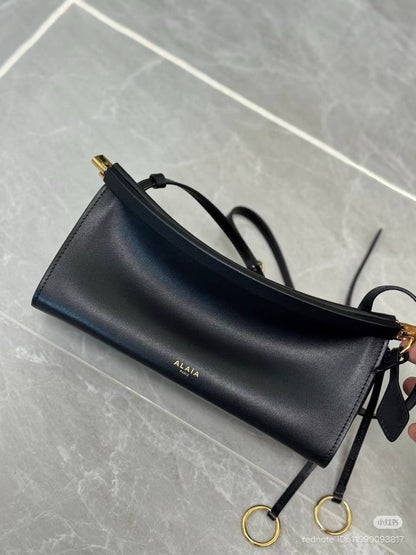 NEW✨ALAIA✨
VIP QUALITY 🫶
WITH FULL PACKAGING🎁
470 dhs🪙💚

Zain255
♥️♥️♥️