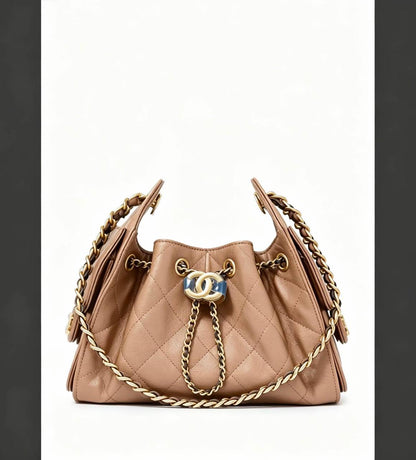 Chanel
110 dhs💓
Size：26CM
Good-quality 

Zain35
Zain26
♥️♥️♥️