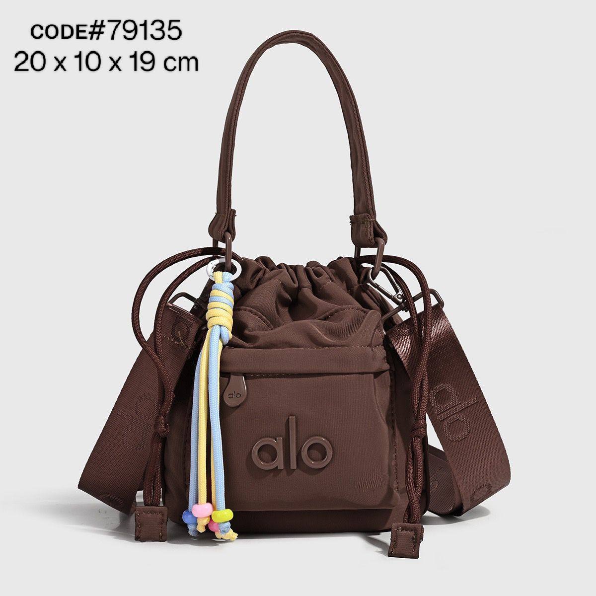 Alo Bucket Bag
ʜᴀɴᴅʟᴇ ᴄʀᴏssʙᴏᴅʏ
ɪɴ ᴅʀᴀᴡsᴛʀɪɴɢ ʟᴏᴄᴋ
ғᴀʙʀɪᴄ ᴍᴀᴛᴇʀɪᴀʟ
ᴡɪᴛʜ ᴛʀɪᴍ ʟᴏɴɢ sᴛʀᴀᴘ
ʟᴀʀɢᴇ sɪᴢᴇ : 20 cm

75 dhs✅

Zain31
♥️♥️♥️
