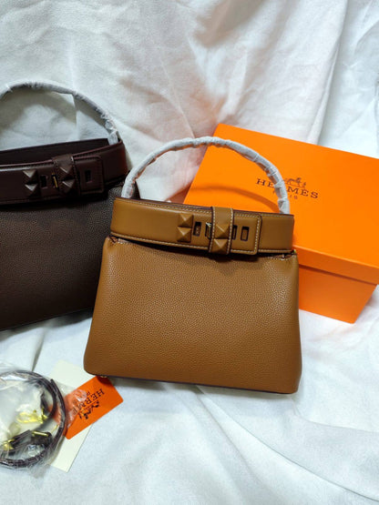 Hermes

105 dhs🇦🇪🇦🇪

high quality 

With box 

New come

Zain26
♥️♥️♥️