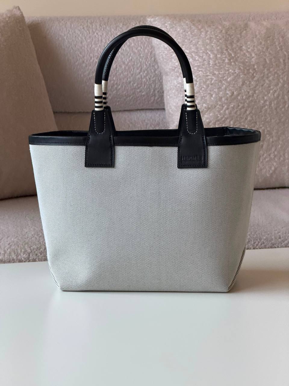 Hermes 

25cm💕

master quality😍

with box❤️

440 dhs🇦🇪🇦🇪🇦🇪

Zain52 
♥️♥️♥️