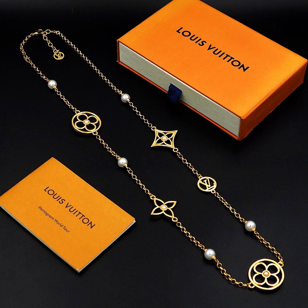 LV
Necklace ✨
Bangle 😍
Earring 🦋
Master quality 💯
With normal boxes 🗃️ 
190 dhs🇦🇪🇦🇪

With master box 📦 
210 dhs🇦🇪🇦🇪

Zain216
♥️♥️♥️