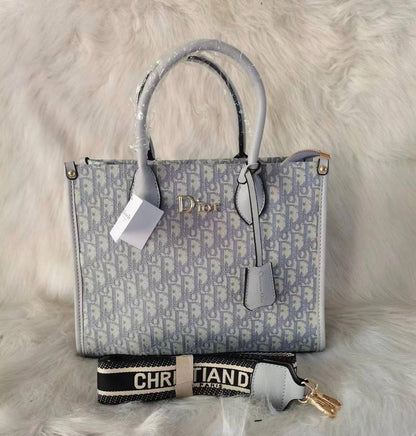 Dior

80 dhs🇦🇪🇦🇪

Zain136
Zain50
♥️♥️♥️