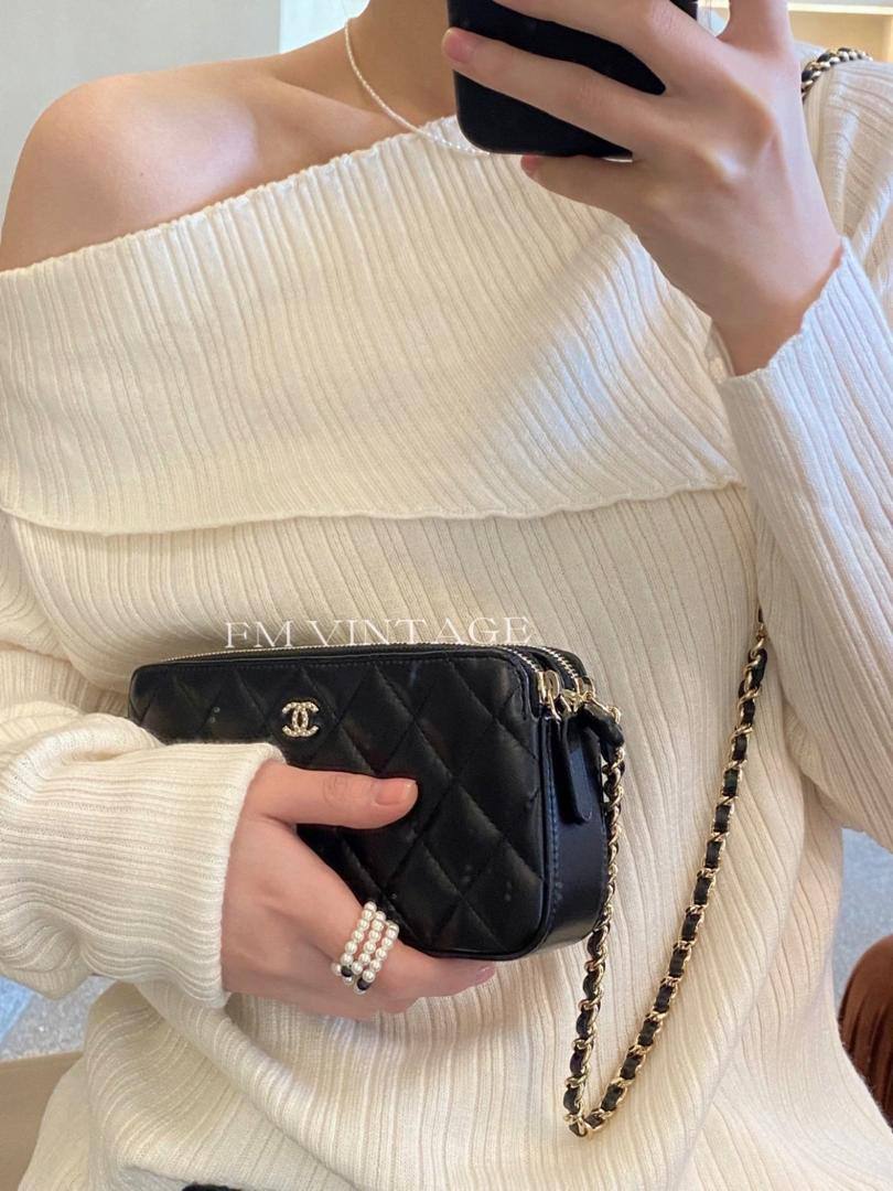 Chanel

90 dhs❣️ 

with box
🎁🎁🎁

size ，cm21

Zain26
♥️♥️♥️