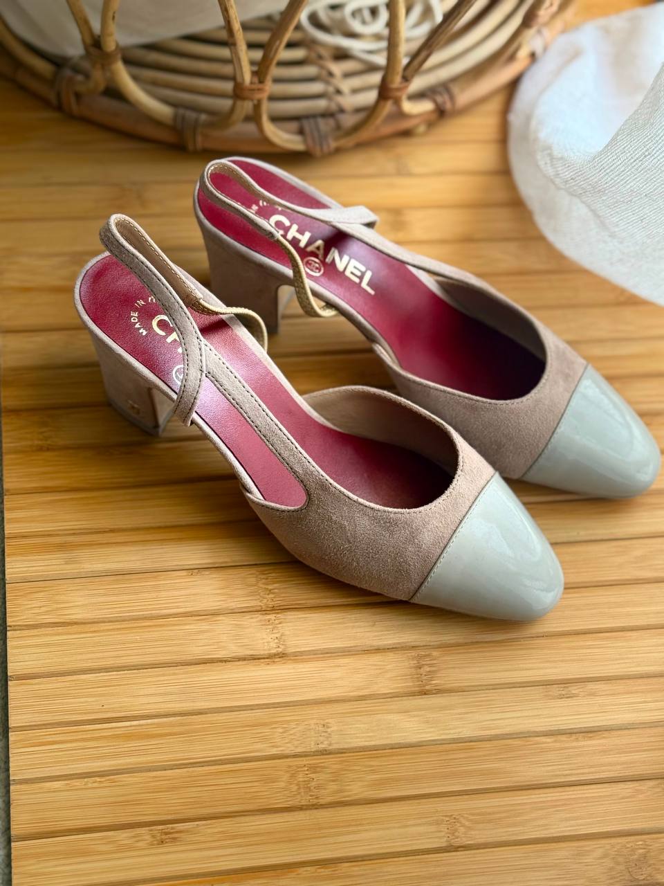 Chanel
Vip Quality
𝗦𝗶𝘇𝗲 𝟯𝟲 𝘁𝗼𝗼 𝟰𝟭 
450 dhs✅

Zain303
♥️♥️♥️